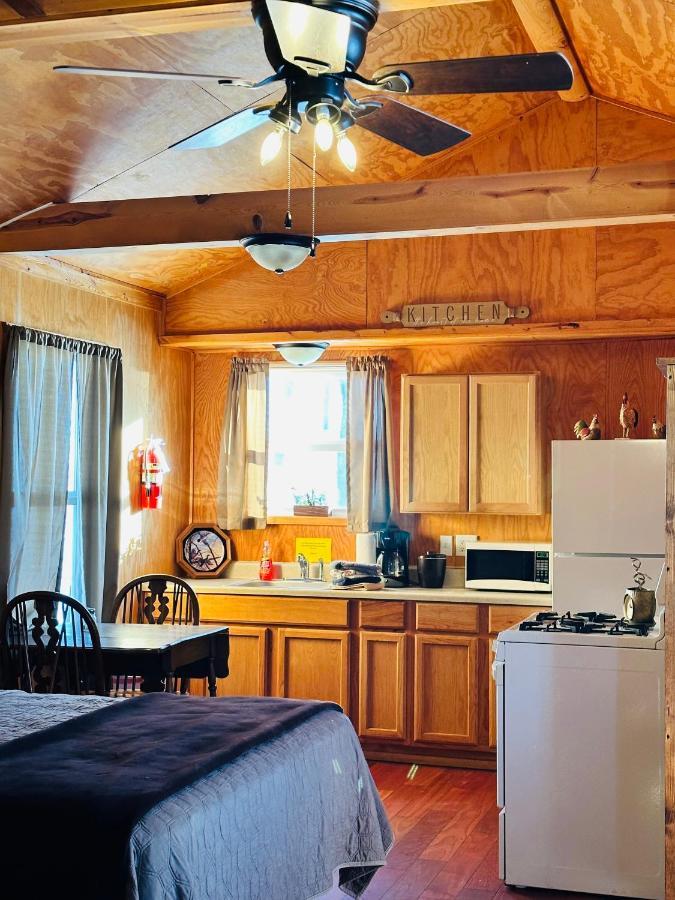 Country Cabins Hotel Chariton Kültér fotó