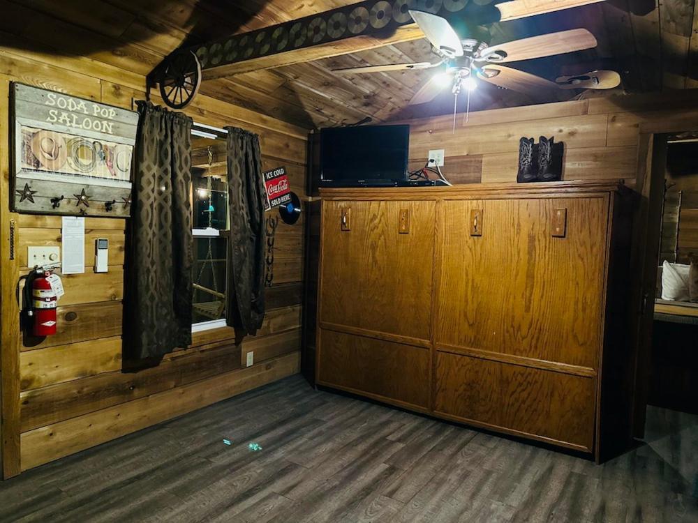 Country Cabins Hotel Chariton Kültér fotó